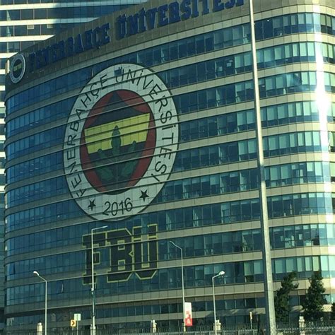 Istanbul Fenerbahçe Üniversitesi Özel mi?